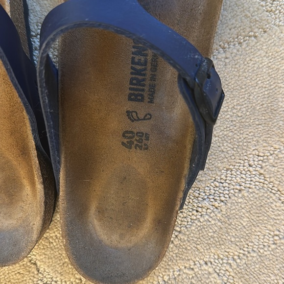 Birkenstock Gizeh Sandals - Picture 2 of 5